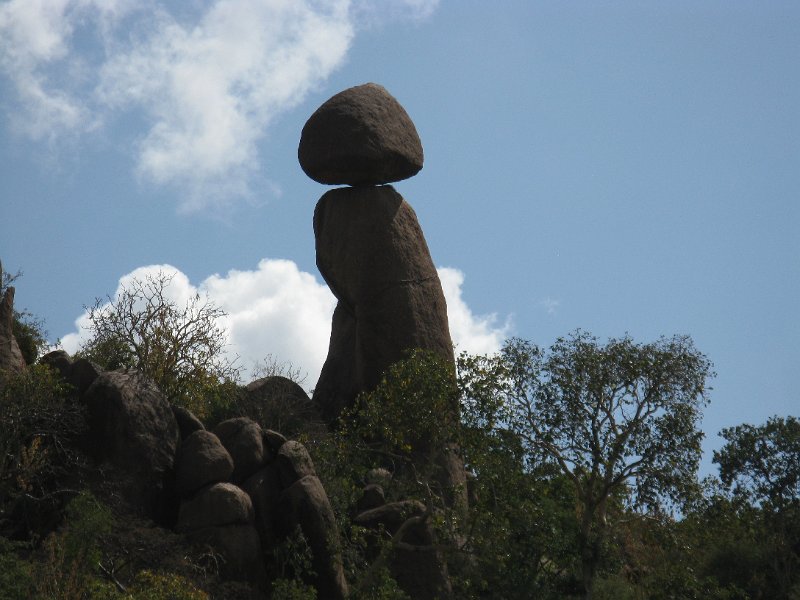 IMG_9353.JPG - Curiosa formació rocosa prop de Harar