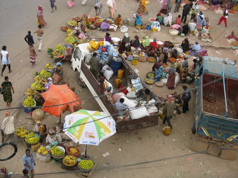 IMG_9513.JPG - Mercat sota l'hotel de Harar