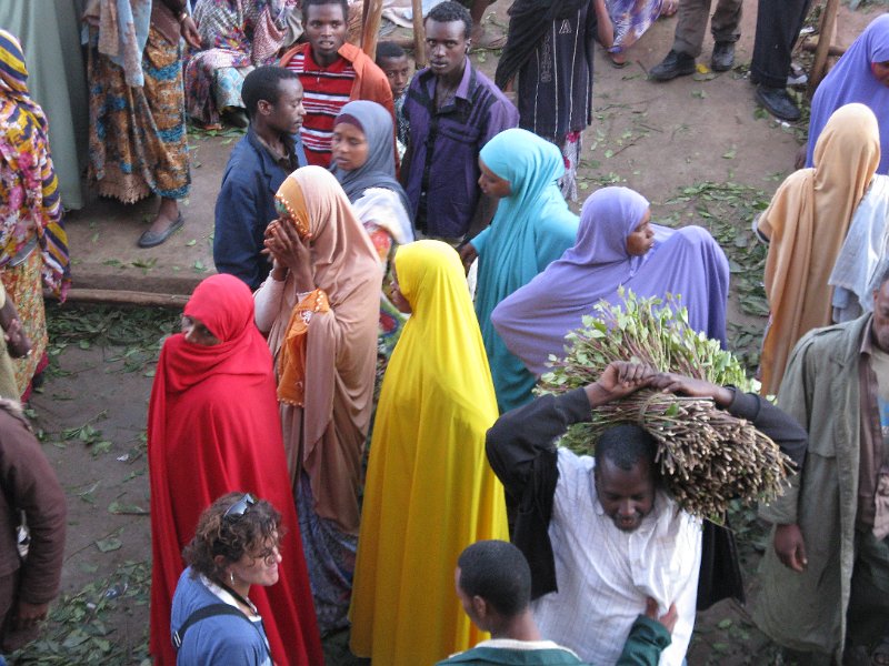 IMG_9544.JPG - De camí parem a un poblet conegut pel seu mercat de xat.