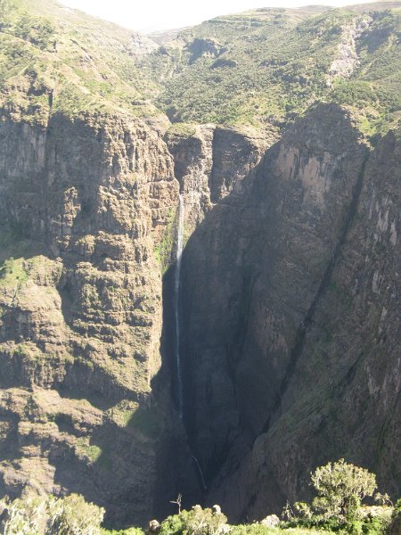 imh_0134.JPG - Gran cascada (500 m.)