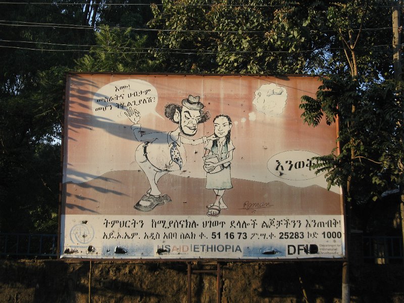 imh_0240.JPG - Xiquetes: atenció amb els "farangis"