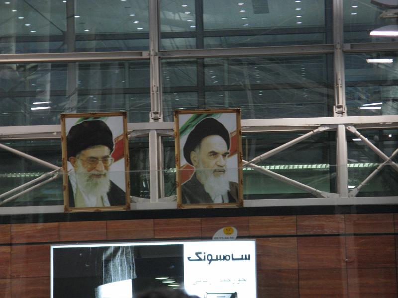 IMG_0026.JPG - Entrada aeroport Teheran
