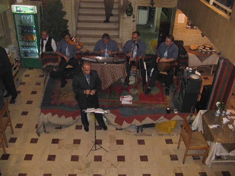 IMG_0101.JPG - Sopar amenitzat. Ceremònia de prometatge d'una parella.