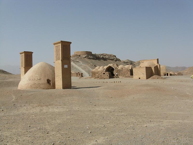 IMG_0231.JPG - Yazd. Torres del silenci.