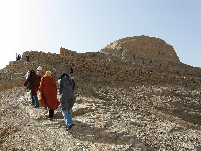 IMG_0235.JPG - Pujant a la 1a torre,