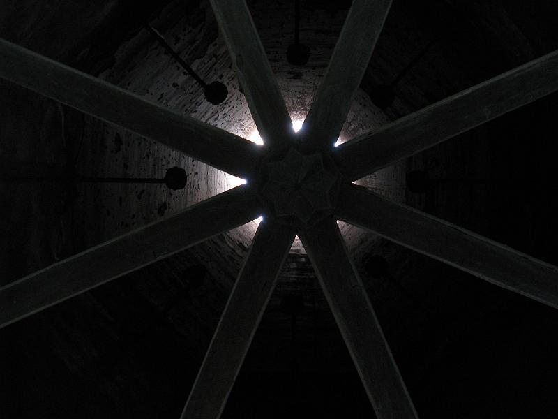 IMG_0278.JPG - Els 8 tubs de la torre octogonal.