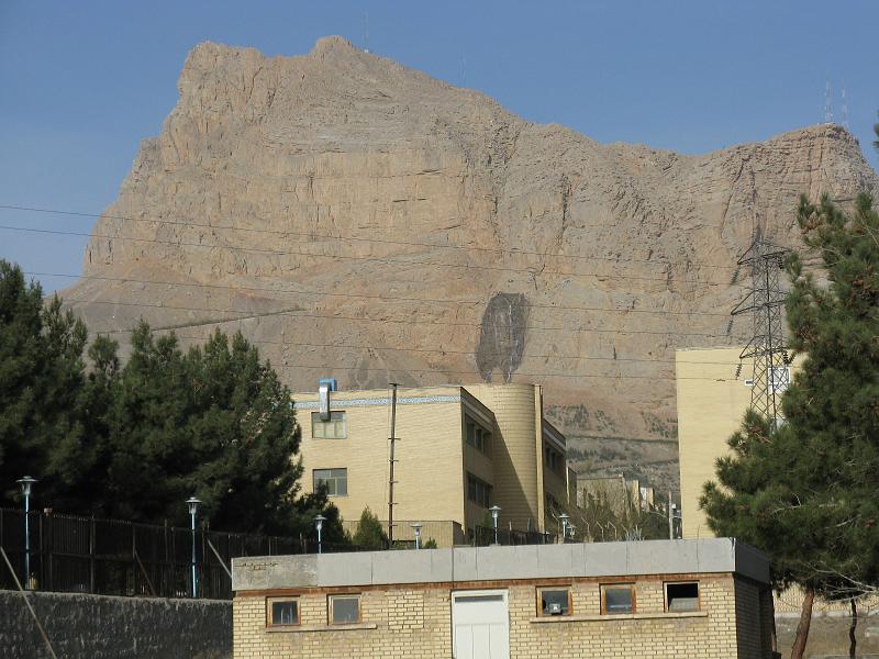 IMG_0404.JPG - Naixement d'aigua al penyal darrere de l'hotel.