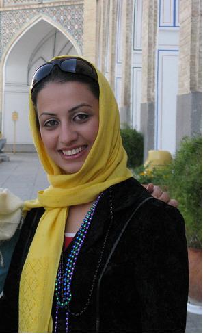 IMG_0474.JPG - Isfahan. Pati de l'hotel Abbasi vora la Madrasa. Bellesa autòctona.