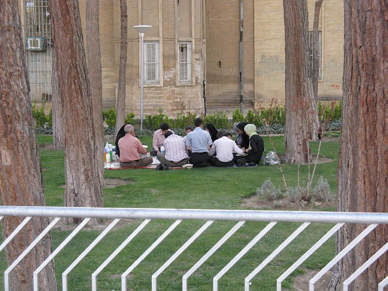IMG_0480.JPG - Isfahan. Jardins i pic-nic.