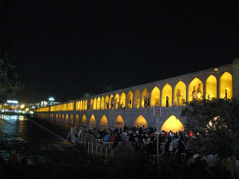 IMG_0504.JPG - Isfahan. Pont dels 33 arcs de nit.