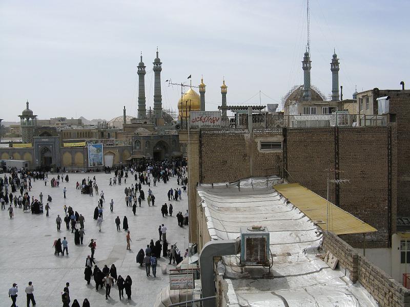IMG_0688.JPG - Qom. Vista de la plaça des de l'hotel.