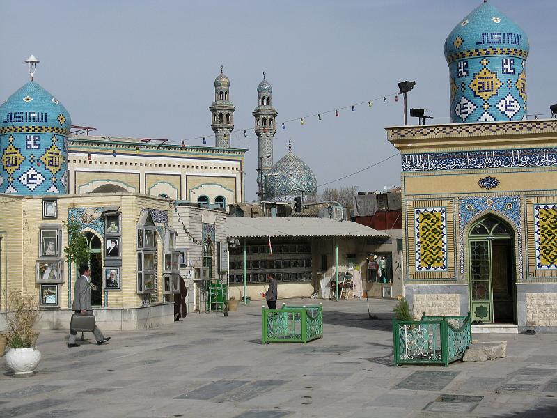 IMG_0732.JPG - Qom. cementeri dels màrtirs.