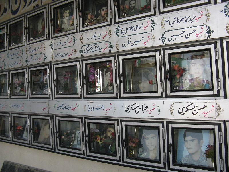 IMG_0733.JPG - Qom. cementeri dels màrtirs.