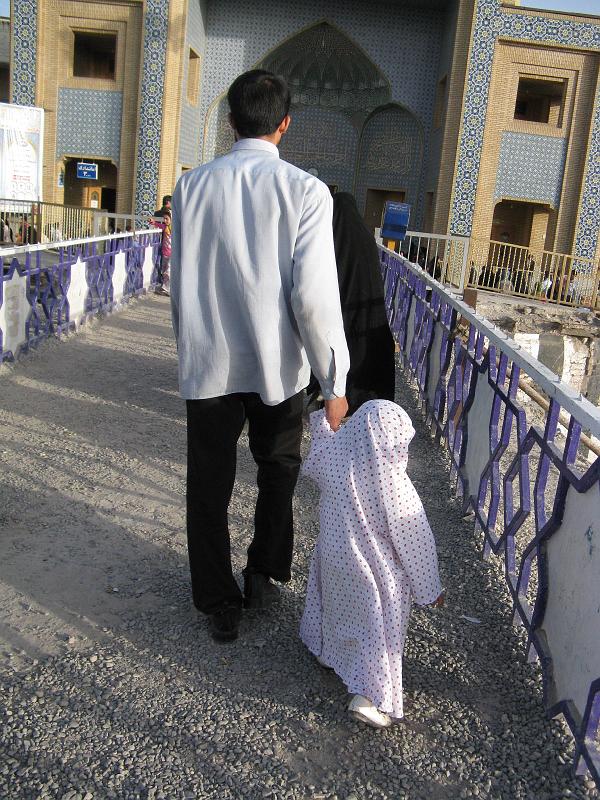 IMG_0743.JPG - Qom. pare i xiqueta.