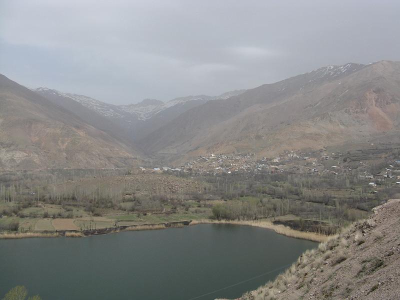 IMG_0863.JPG - Oven lake.