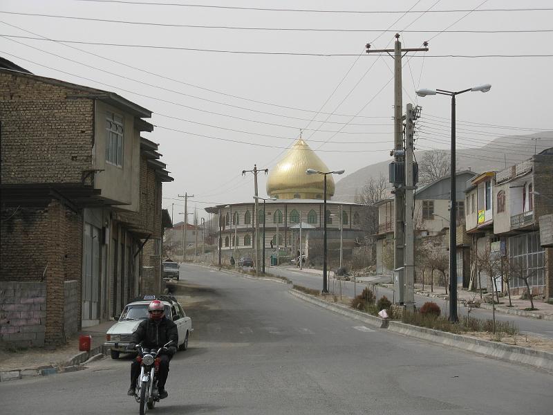IMG_0893.JPG - Reyneh. Damavand perdut en la boira.