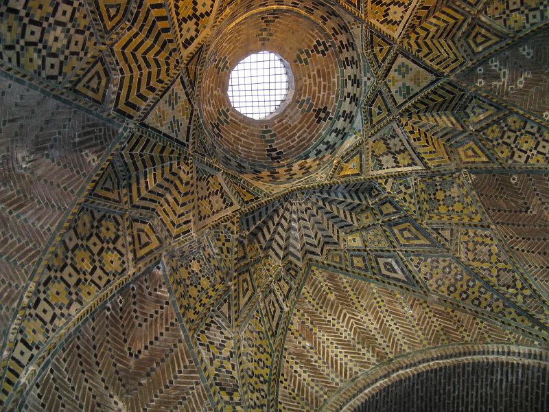 IMG_0906.JPG - Bazar de Qazvin. 2on certamen Mostra de manualitats. caravanserrall.