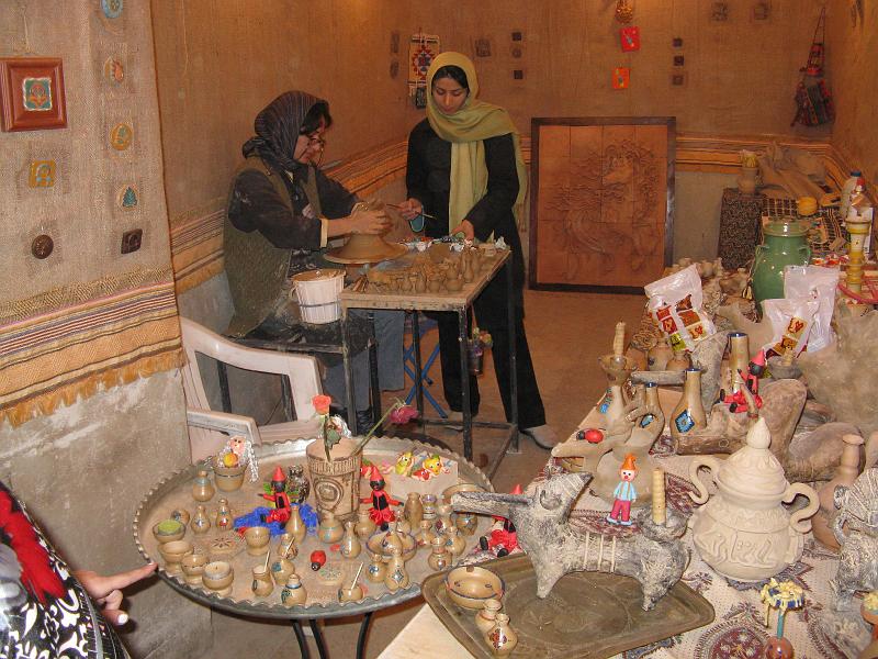 IMG_0920.JPG - Bazar de Qazvin. 2on certamen Mostra de manualitats.