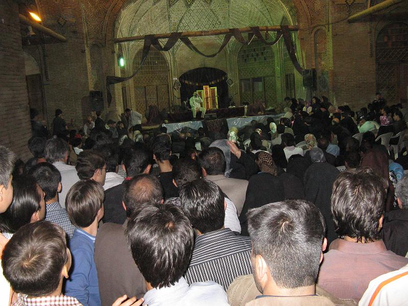 IMG_0923.JPG - Bazar de Qazvin. 2on certamen Mostra de manualitats. Concert.