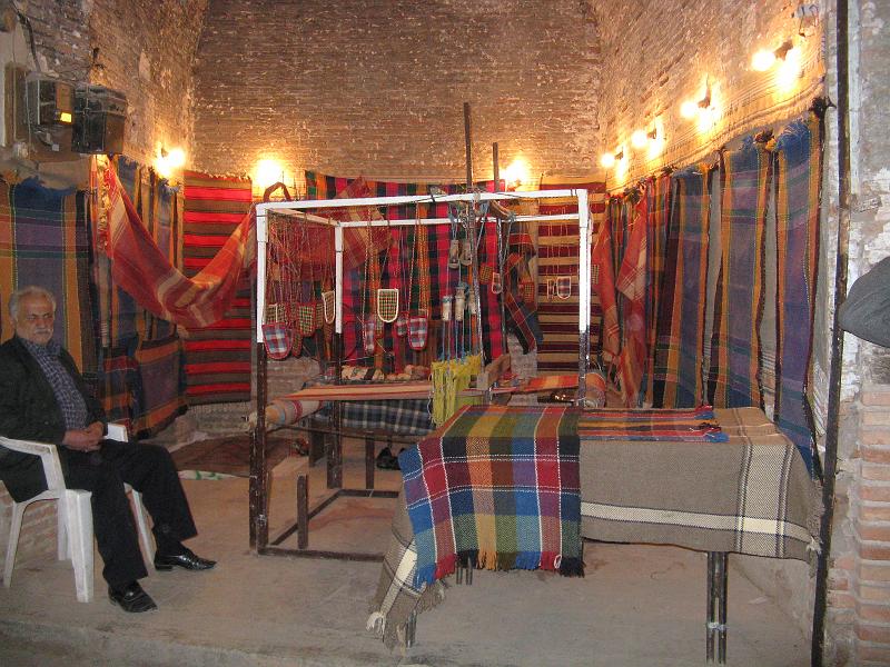 IMG_0924.JPG - Bazar de Qazvin. 2on certamen Mostra de manualitats.