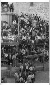 Plaza del arrabal en fiestas