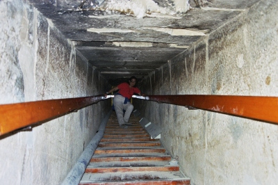 Corredor pirmide roja