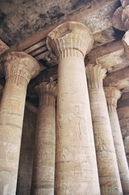 Sala hipstila de Edfu