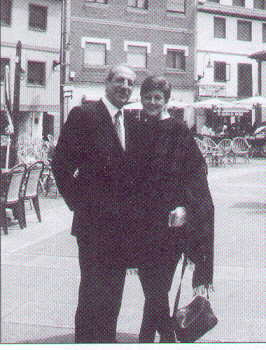 Observese la cantidad de bares de tapas que hay en la calle