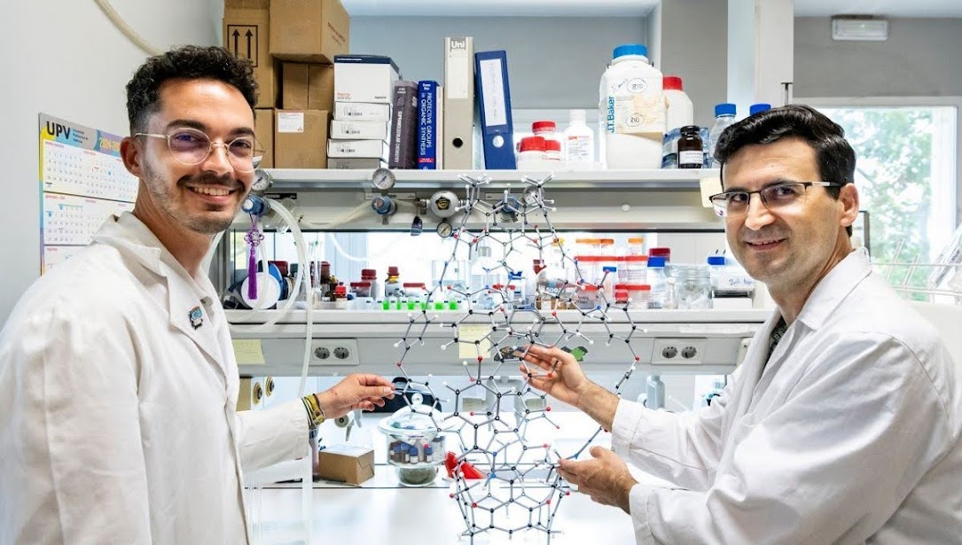 Molecular cages to improve the effectiveness and reduce the toxicity of anticancer drugs - Vicente Mart Centelles